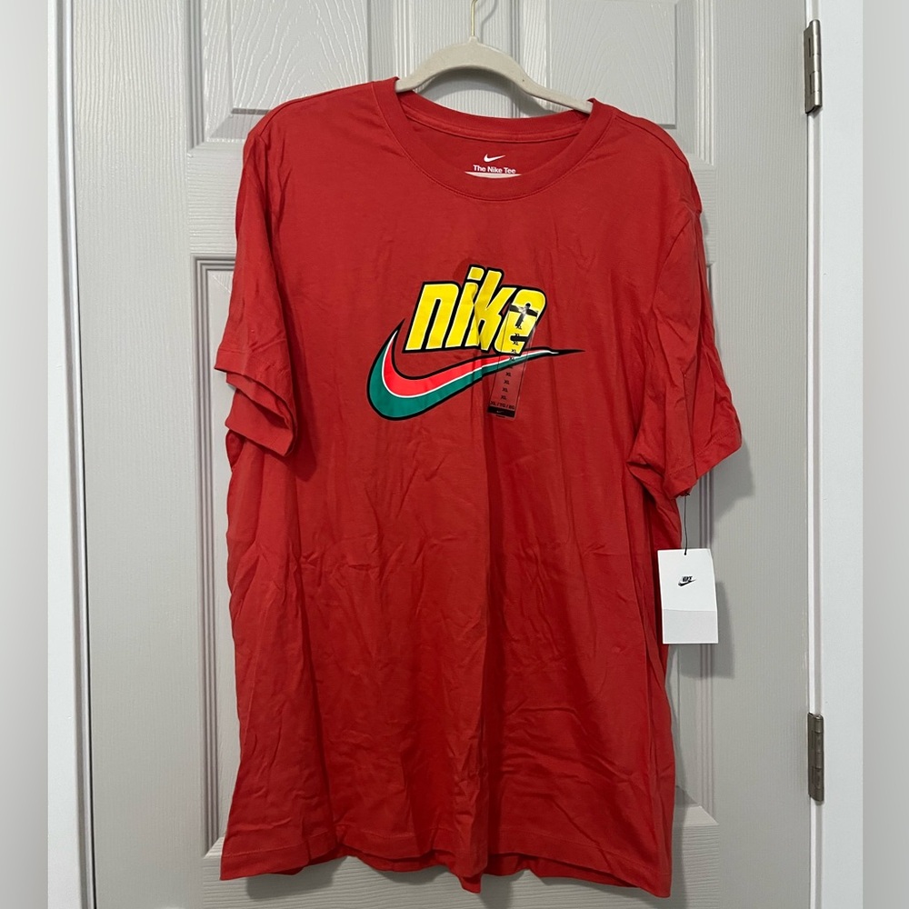 Unisex Nike Tee NWT
